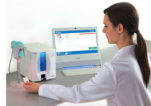 派美雅彩色載玻片打號機工作現(xiàn)場